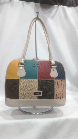 Baúl CUADROS Blanco, 100% cuero y forrado en su interior